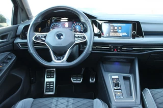 Volkswagen Golf 1.5 ETSI R-LINE BNS Automaat Panorama dak / Camera / 5