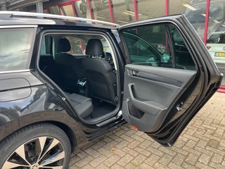 Škoda Superb Combi 1.5 TSI ACT Business Edition Plus  | Trekhaak | ACC | Carplay | Navi | Stoel/Stuurverw. | Sfeer | / 38