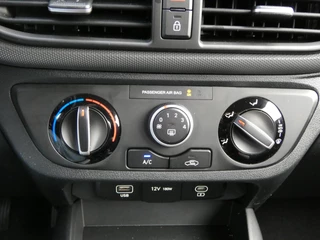 Hyundai I10 1.0i 67pk 5-zits Comfort / 22