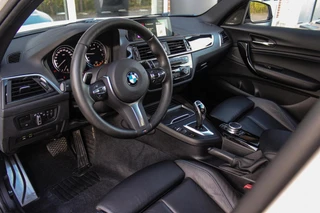 BMW 1-serie 120i Edition M Sport Shadow High Executive | 2e eigenaar | Driving Assistant | Schuif-/kanteldak | Camera | Harman Kardon | Keyless entry | LED | M sport remmen | PDC / 13