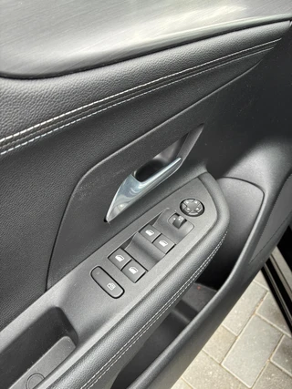 Opel Mokka 1.2 Turbo 145Pk Hybrid GS Automaat | Climate control | Achteruitrij Camera | Elektrisch Pakket | Apple Carplay/Android Auto | Cruise control | Verwarmbaar stuurwiel | 17"LM-Velgen / 17