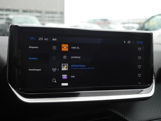 Peugeot e-2008 EV Allure Avantage 54 kWh | Camera rondom | Adaptieve cruise control | Navigatie | Draadloze telefoonoplader | Lichtmetalen velgen | Nieuwe auto | 406KM Actieradius WLTP / 24
