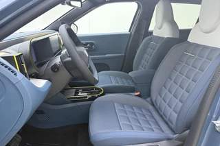 Fiat Grande Panda La Prima 11 kW 44 kWh | Navigatie | Camera | Stoelverwarming | Stuurverwarming | Cruise control | LED verlichting | Lichtmetalen velgen / 31