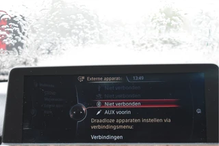 BMW 3 Serie Touring 320i xDrive High Executive M 184 pk  | Vol | HUD | Elekt.haak | Keyless | Open dak | Camera | LED/Xenon | LM-Velgen 19" / 51