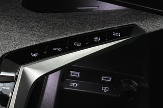 Peugeot e-5008 GT Avantage 73 kWh 7p Leder Stoelventilatie Stoelverwarming 360 Camera Keyless / 51