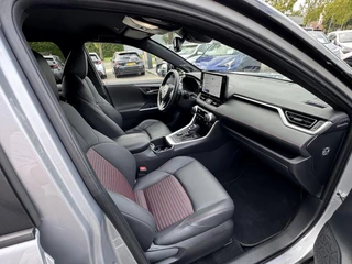 Toyota RAV4 2.5 Plug-in Hybrid AWD BI-TONE PLUS JBL-AUDIO NAVI HEAD-UP BLIND SPOT 360° CAMERA STOEL/STUURVERW EL-KLEP APPLE/ANDROID 1500KG TREKGEW KLASSE 3 ALARM 4S-BANDEN / 26