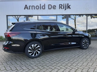 Ford Focus Wagon 1.0 EcoBoost Hybrid Titanium Style HEEEEEL VEEL RUIMTE / 4