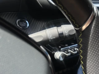 Peugeot 2008 1.2 PureTech 130PK GT | Cruise Control | Climate Control | Apple Carplay/Android Auto | Navigatie | Full LED | Parkeercamera/-sensoren | Keyless Entry/Start | Sfeerverlichting | DAB | Dealer onderhouden | / 37