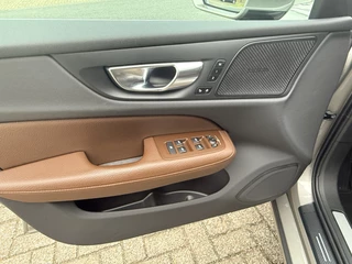 Volvo V60 2.0 T6 Recharge AWD Inscription  | Trekhaak | Pano | LED | Keyless | Adapt. Cruise | Apple/Android | Four C / 22