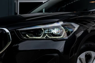 BMW X1 xDrive25e High Executive|1e EIGENAAR|STOELVERW.|AFN. TREKHAAK|HEAD-UP|ELEK. KLEP|CAMERA|LEDER / 28