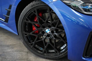 BMW 4 Serie Gran Coupé M440i xDrive High Executive  ACC Opendak Wide Screen Head-up H&K Trekhaak Carbon Laser Light Portimao Blue! / 4