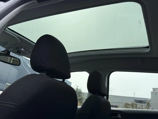 Peugeot 2008 Blue Lion 1.2 PureTech 130PK Navigatie, Parkeersensoren Achter, Panoramadak, Trekhaak, Airco / 11