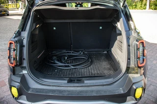Renault 4 comfort range evolution 52 kWh | Dakrails | Privacy Glass | All Weather Banden | Camera / 16