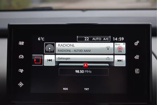 Citroën C4 Cactus 1.2 PureTech Shine Airbump Blackline  | NL-Auto | Nav | Cruise Control | PDC achter | LM-Velgen allweather | NAP | Distributie vervangen / 38