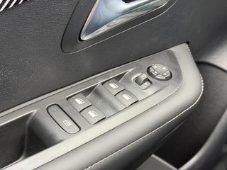 Peugeot 208 Allure 1.2 Hybrid 110PK e-DCS6 Automaat Navigatie, Rondomzichtcamera, Climate Control, Cruise Control, Parkeersensoren / 16