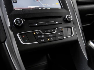 Ford Mondeo Wagon 1.5 Titanium | Full LED | Panoramadak | Keyless | PDC v+a | Navi | Climate control | Cruise control / 10
