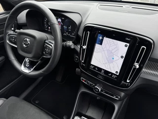 Volvo XC40 1.5 T5 Recharge R-Design NL-auto | Schuif- Kanteldak | H&K | Trekhaak | Stoelverwarming | Memory | Adaptive Cruise / 12