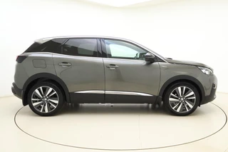 Peugeot 3008 1.2T GT Line 130pk | Navigatie | Achteruitrijcamera | Climate Control | LED koplampen | Handsfree kofferklep | Keyless Entry & Start | Apple Carplay & Android Auto | 19'' Lichtmetalen velgen | 1.400kg trekgewicht | 1e eigenaar / 10