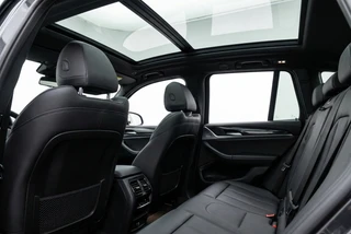 BMW X3 xDrive30e High Executive M Sport Stuur l Panoramadak | Harman Kardon | 360° | Trekhaak | Adaptive Cruise / 12