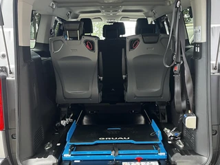Toyota PROACE Electric Verso Long L2 Extra Range Dynamic 75 kWh ROLSTOEL-AANPASSING CRUISE SCHUIDEUREN L+R CLIMA BLUETOOTH DAB+ LAGE KILOMETERSTAND / 17