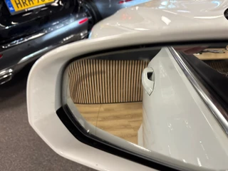 Volvo V60 2.0 T6 Recharge AWD R-Design / 360 camera / Panoramadak / Leder / head-up / Harman-Kardon / 12