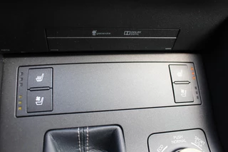 Lexus RC 300h F SPORT Line NL-AUTO CRUISE TRIPLE-LED STOELVENT BLIND-SPOT 19" LM-VELGEN / 34