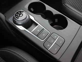 Ford Kuga 2.5 PHEV 225PK Titanium | SOH 93% | Panoramadak | Trekhaak | / 50