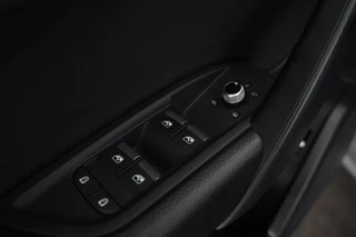 Audi Q5 Sportback 55 TFSI e S edition  Electrische trekhaak, Apple carplay / Android auto, Panorama dak, S line! / 18