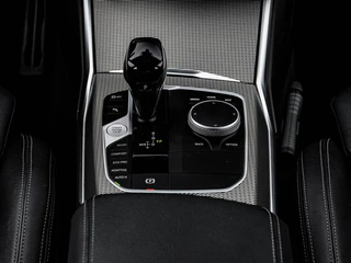 BMW 3-serie Touring M340i xDrive High Executive M Sport B58 | Panoramadak | Laser LED | Driving Assistant Prof | Trekhaak | HUD | Keyless | Memory | Ambianceverlichting | 19" | Dealeronderhouden | incl. BTW / 37