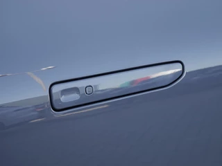Leapmotor B05 ProMax Design 67.1 kWh | Op bestelling leverbaar | Panoramadak | Elektrisch verstelbare stoelen | Stuurwiel verwarming | Apple carplay/Android auto | Sfeerverlichting | Regensensor | Privacyglas | 19 inch lichtmetalen velgen / 36