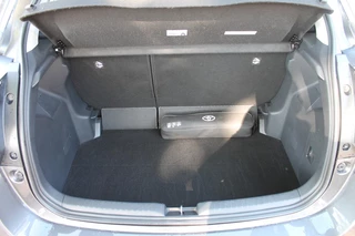 Toyota Yaris 1.5 HYB. ACTIVE Automaat / Camera / Cruise control / Dab radio / Apple carp. / 14