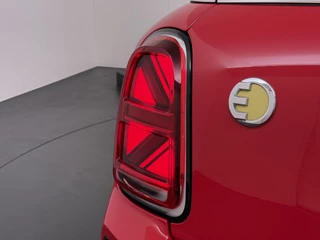MINI Countryman 1.5 Cooper S E ALL4 RIJKLAARPRIJS INC. 12 MND BOVAG GARANTIE | SPORTSTOELEN | AFN. TREKHAAK | 4X4 | STOELVERWARMING| / 7