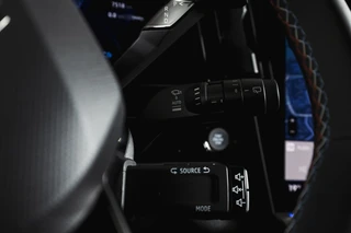 Renault Austral 1.2 E-Tech full hybrid 200 esprit Alpine  | 360 Camera | Elek. Stoelen | Winterpack | Dig. Cockpit | Adapt. Cruise | PDC | NAV+App. Connect | ECC | LM 20" | 9800 / 48