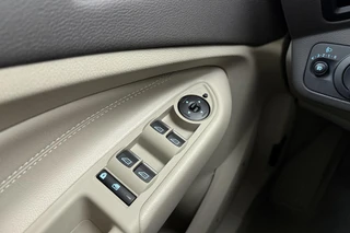 Ford C-Max 1.0 Titanium 125pk | Navigatie | Camera | Climate Control | Lederen Bekleding | Stoel - Voorruitverwarming | Weinig Kilometers | Parkeersensoren / 19