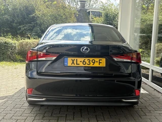 Lexus IS 300h Hybrid Sport Edition | Dealeronderhouden | Achteruitrijcamera | Stoelverwarming | Navi | Climate Control / 9