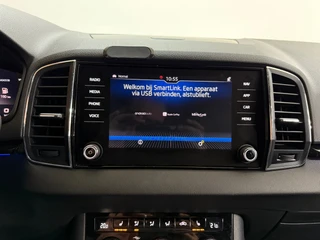 Skoda Karoq 1.5 TSI DSG 4x4 Sportline Business | 1800KG Trekgewicht | Carplay | Sportstoelen | Camera / 19