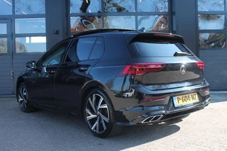 Volkswagen Golf 1.5 ETSI R-LINE BNS Automaat Panorama dak / Camera / 12