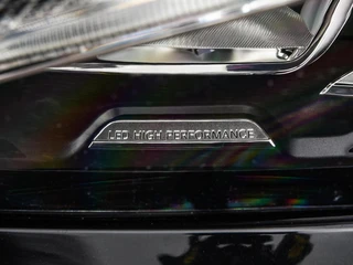 Mercedes-Benz CLA-klasse 180 Business Solution AMG Night Upgrade | Panoramadak | Camera | Apple CarPlay/Android Auto | LED | Navigatie| Stoelverwarming | 18" / 42