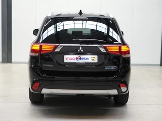 Mitsubishi Outlander 2.0 PHEV Pure / 17