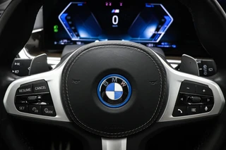 BMW X5 xDrive50e M-Sport | PANORAMADAK | HEAD UP | HOUTAFWERKING | ACHTERBANKVERWARMING | TREKHAAK | 360 CAMERA | 21" / 45
