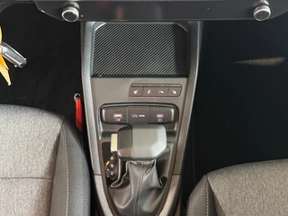 Kia Stonic 1.0 T-GDi MHEV DynamicPlusLine | NU MET €1.000,- inruilpremie! | Parkeersensoren voor- en achterzijde | Climate Control / 24