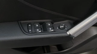 Audi Q2 30 TFSI Epic LED Navigatie Climate Control Parkeersensoren / 17