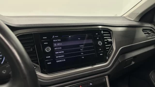 Volkswagen T-Roc 1.0 TSI Style Business PANO LM TREKHAAK DAB CRUISE. / 34