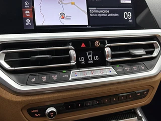 BMW 3-serie Touring M340i xDrive | Individual Citrin Black | M Stoelen | Laser Light | Driving Assistant Prof. | HeadUp Display / 18