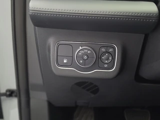 Omoda 9 1.5T-GDi SHS-P Premium Leder, massage, adaptive cruise, Stoel verkoeling-verw. / 12