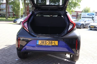 Toyota Aygo X PULSE APPLE/ANDROID STOELVERWARMING KEYLESS CAMERA CLIMA 17"LMV EL-SPIEGELS PRIVACY-GLASS / 19