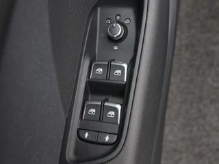 Audi A3 Sportback 30 TFSi 115 Pk Automaat Sport Lease Edition | Cruise Control | Navigatie | Led Koplampen | Sportstoelen | 17 Inch | 86.733 Km!! / 20