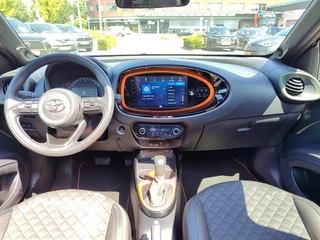 Toyota Aygo X LIMITED AUTOMAAT CABRIO NL-AUTO 18"LM-VELGEN PRIVACY-GLASS JBL-AUDIO HALF-LEDER STOELVERW. / 9