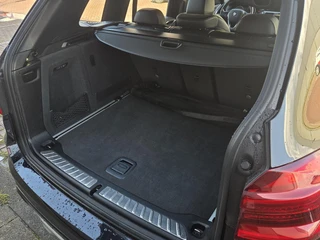 BMW X3 sDrive20i Launch Edition High Executive | Schuif-kanteldak | Climate Control | Parkeercamera / 24