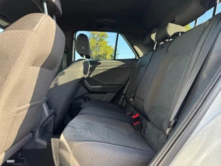 Volkswagen T-ROC 1.5 TSI R-Line Edition * Camera * Massage * Parkeerhulp / 5